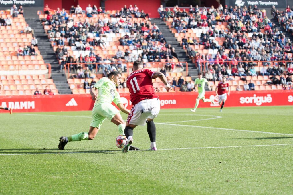 Balón dividido en el Nàstic-Lugo