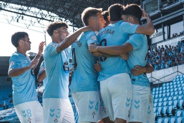 Jugadores del Celta Fortuna celebrando un gol en Balaídos